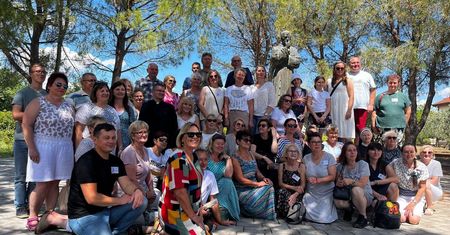Parafianie z Klimontowa pielgrzymowali do Medjugorje, modląc się za kapłanów. Na trasie odwiedzili niezwykłe miejsca.