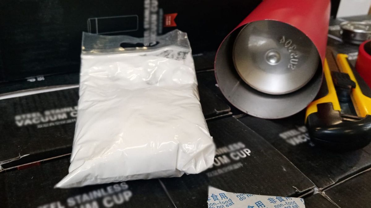 W termosach ukryte było 489 kg ketaminy 