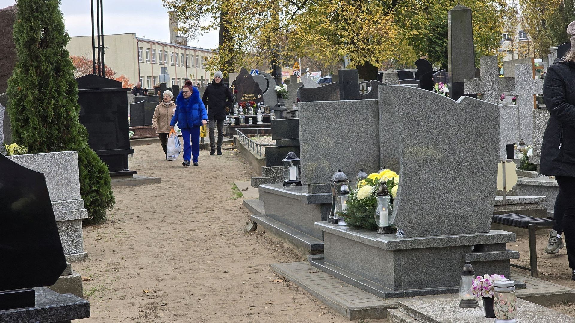 1 listopada 2024 na cmentarzy parafialnym w Aleksandrowie Kujawskim