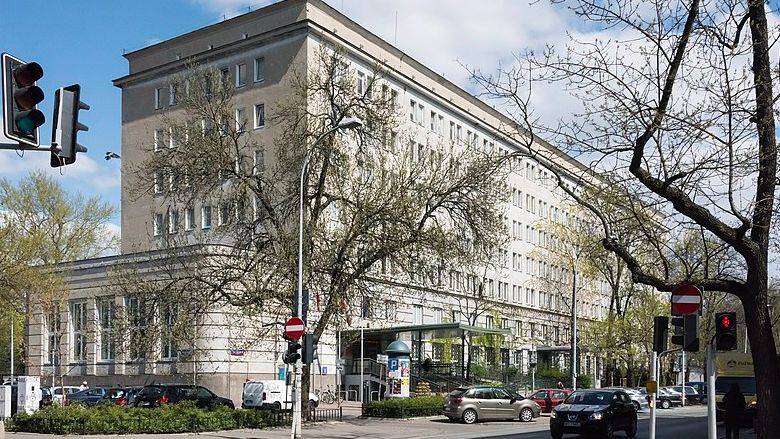 Warszawa. Jacek Wachowicz nie może być wiceburmistrzem dzielnicy Praga-Półnic. Rada Warszawy uznała w czwartek niewaznośc głosowania (Wikimedia)