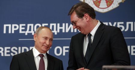 Serbia w rozkroku. Putin "nie zawaha się ani przez chwilę"