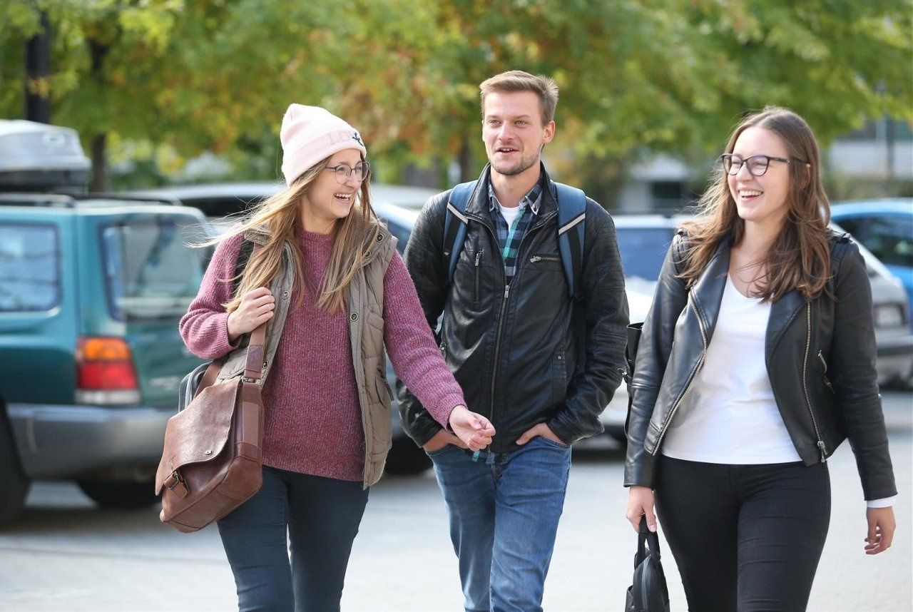 Uczniowie i studenci muszą pilnować tych terminów. Chodzi o rentę rodzinną