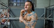 Piotr Stramowski mocno wszedł w rolę "Cygana". Od ilości przekleństw uszy więdną