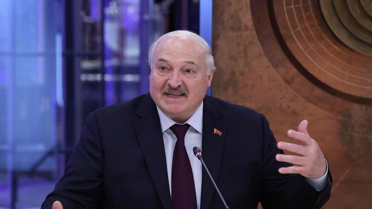 Globalne Forum Atomowe w Moskwie
Belarus' President Alexander Lukashenko reacts during a meeting of the World Atomic Week international forum, dedicated to the global nuclear industry, in Moscow on September 25, 2025. (Photo by Evgenia Novozhenina / POOL / AFP)
EVGENIA NOVOZHENINA