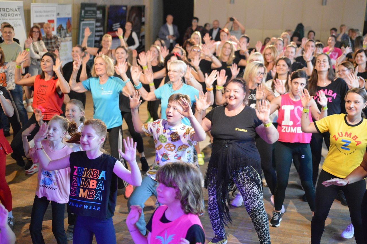 Bełchatów: Pierwszy Bełchatowski Charytatywny Maraton Zumba Fitness pod hasłem Dance With Heart na rzecz Fundacji Kocia Klitka