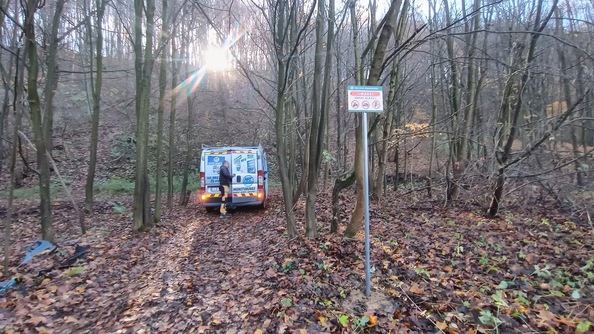 Nowe tablice antyoffroadowe w lubelskich parkach krajobrazowych. ZLPK walczy z nielegalnym ruchem pojazdów