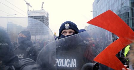 Strajk kobiet. Lewica stanęła w obronie protestujących. Chce tłumaczeń od policji