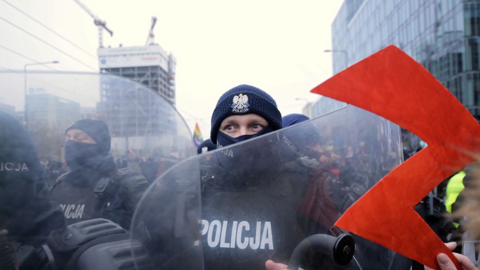 Strajk kobiet. Lewica stanęła w obronie protestujących. Chce tłumaczeń od policji
