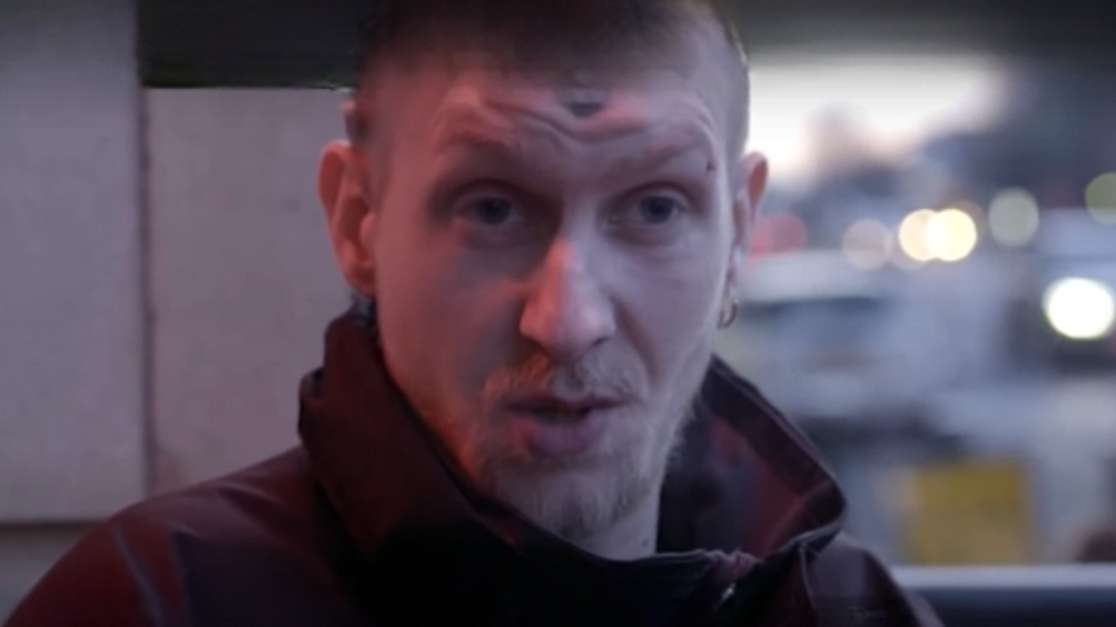 Ma 16 dzieci z 15 kobietami. Zanim skończył 20 lat, był już ojcem 6