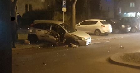 W czasie kwarantanny spowodował kolizję. Pijany kierowca wjechał w cztery auta