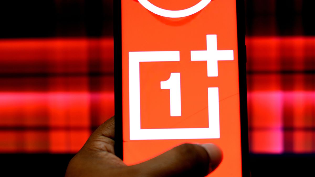 INDIA - 2021/01/18: In this photo illustration, an Oneplus logo seen displayed on a smartphone. (Photo Illustration by Avishek Das/SOPA Images/LightRocket via Getty Images)