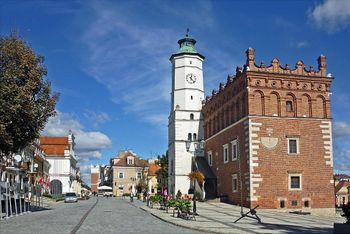 Dni Sandomierza 2025. Szaleństwo na Błoniach. Kolejki do lunaparku i punktów gastronomicznych.