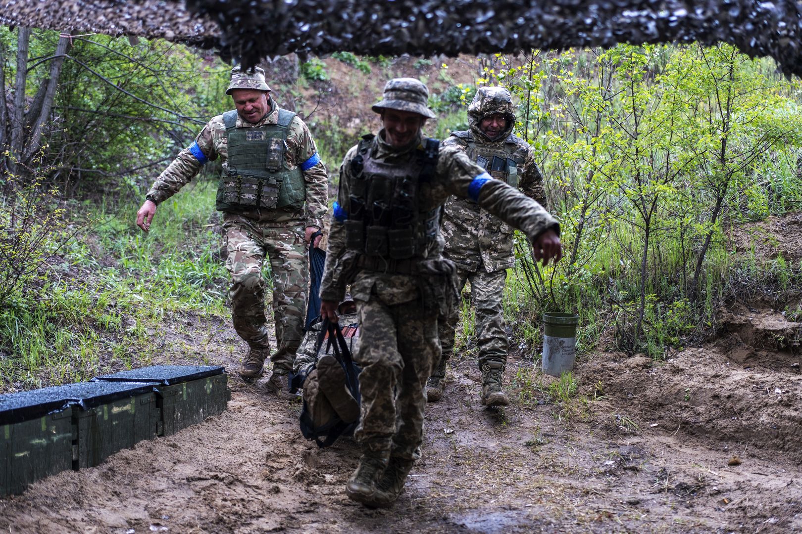 DONETSK OBLAST, UKRAINE, MAY 12, 2025: Ukrainian infantrymen from the 68th brigade undergo training on tactical combat medicine in Donetsk Oblast, Ukraine, on May 12, 2025. (Photo by Jose Colon/Anadolu via Getty Images)