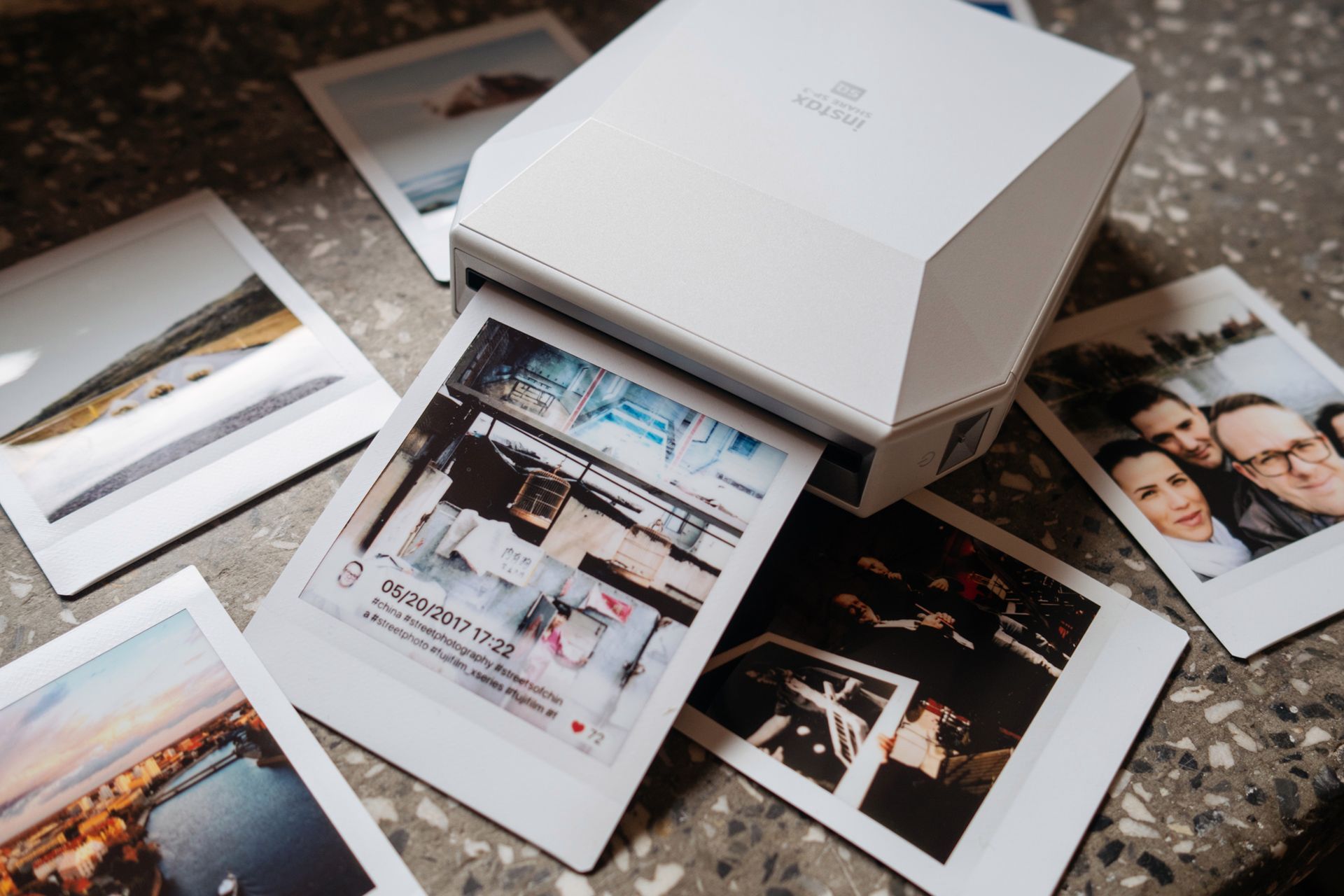 Instax Share SQ SP-3 - drukuje natychmiastowo w kwadracie i daje mnóstwo frajdy 1