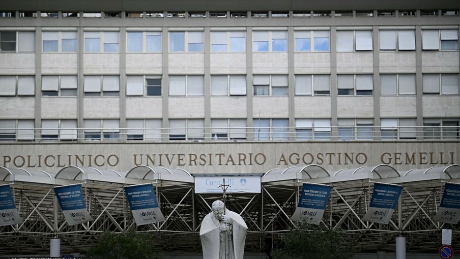 Temporary
This photograph shows a view of the statue of Pope John Paul II outside the Gemelli hospital where Pope Francis is hospitalised for tests and treatment for bronchitis in Rome, on February 17, 2025. The Argentine pope was admitted to Gemelli hospital on February 14, 2025 for the latest respiratory infection, influenza or bronchitis, he has caught in recent winters. The Vatican said on February 16, 2025 that the pope was in a "stable" condition and his treatment would continue. (Photo by Filippo MONTEFORTE / AFP)
FILIPPO MONTEFORTE