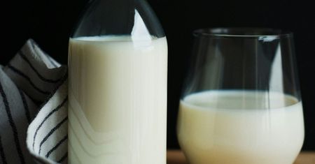 Mleko wycofane ze sklepów. Wykryto cereulidynę