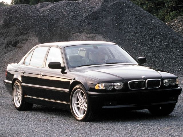 BMW Serii 7 E38