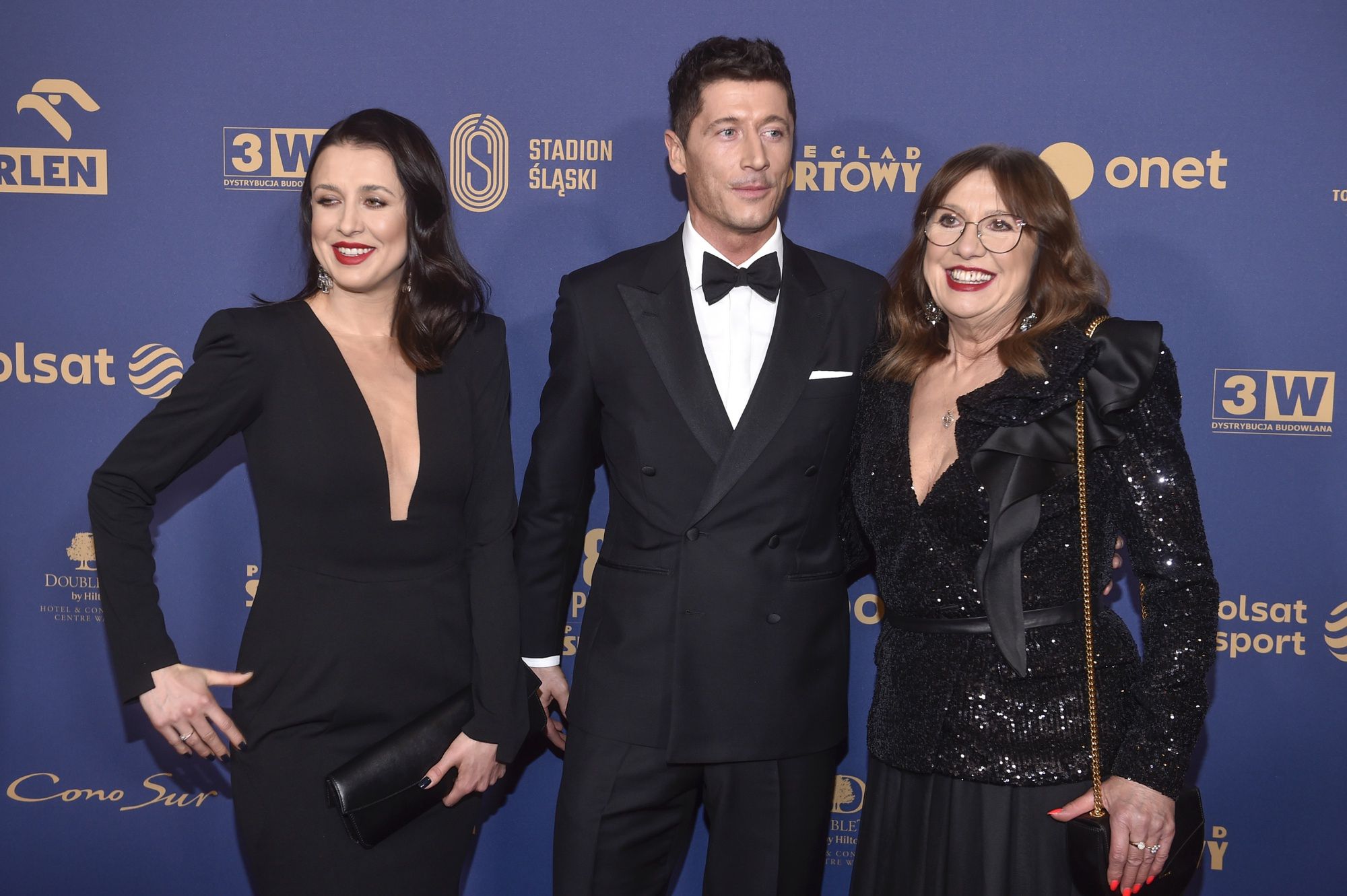 Robert Lewandowski z siostrą i mamą