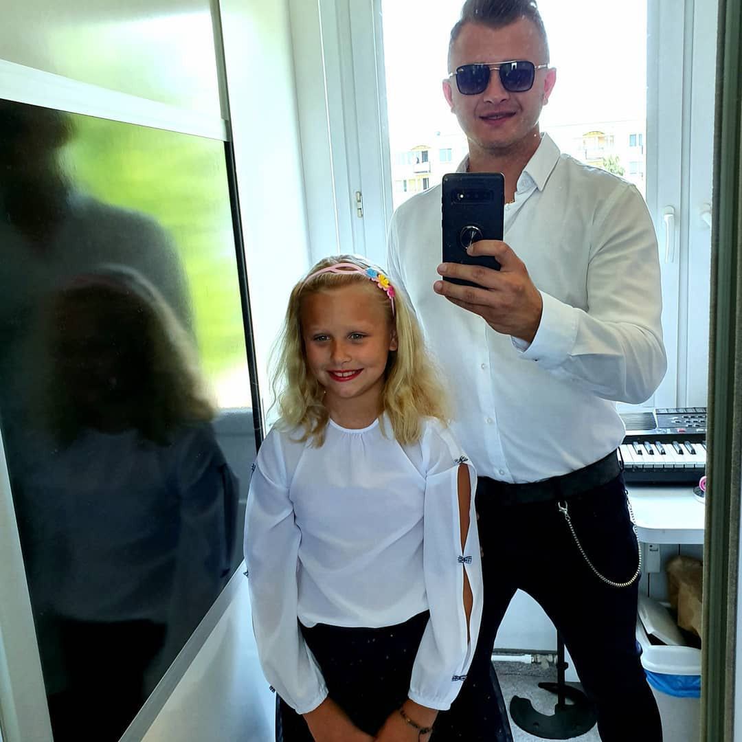 Dawid Narożny wyciął eksmałżonkę z komunijnego zdjęcia