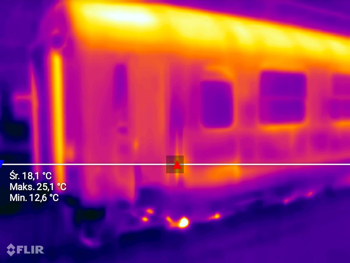 Miło widzieć tak przemyślany telefon. CAT S62 Pro z kamerą termowizyjną: test 7