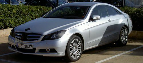 E klasa coupe Mercedesa opala się na Majorce