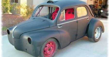 Znalezione na aukcji: Renault 4CV z podwójną turbiną