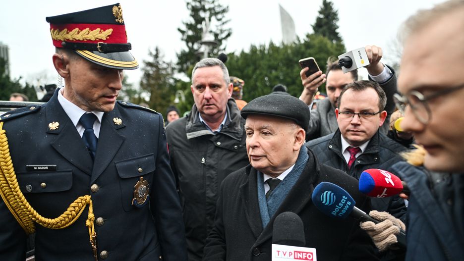 WARSAW, POLAND - FEBRUARY 07:  The leader of Law and Justice Party, Jaroslaw Kaczynski walks among the  former Minister of Interior and Administration of Poland, Mariusz Kaminski who was released from prison after a second presidential pardon as they attempt to enter the Parliament chamber surrounded by conservative MPs of the Law and Justice Party on February 07, 2024 in Warsaw, Poland. Since the Pro-EU coalition government led by Donald Tusk took power, reforms in the public media and justice system as created a political crisis with the former government. Poland's president, Andrzej Duda for a second time, pardoned the Conservative right-wing former Minister of Interior and Administration of Poland, Mariusz Kaminski, and his deputy, Maciej Wasik who were arrested on January 09, amid a bitter standoff between the new centrist government and the previous conservative administration. Kaminski and Wasik were convicted of abuse of power in 2007 when they served in Law and Justice-led government. (Photo by Omar Marques/Anadolu via Getty Images)