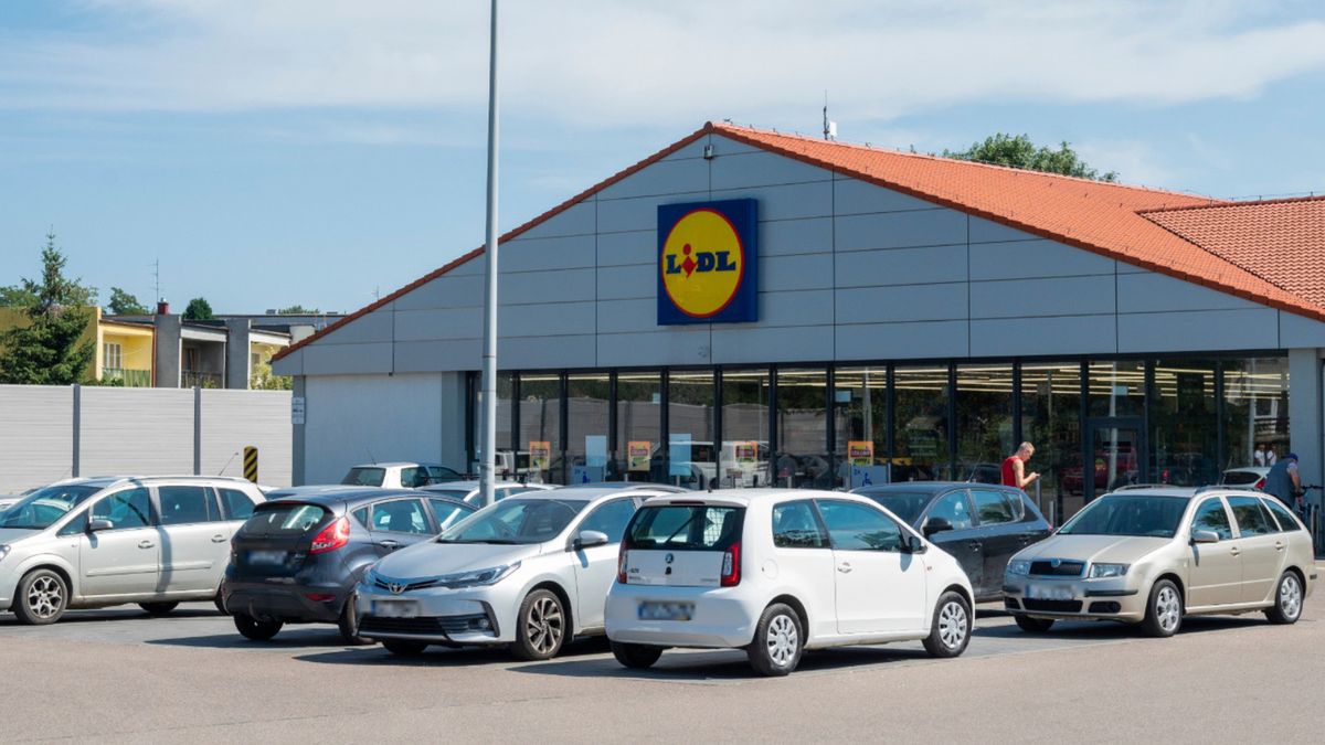 Koniec z biletami z parkometrów. Lidl testuje nowy system