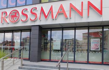 Baza pod makijaż za 39,99 zł zamiast 71,99 zł w Rossmannie. Tylko do 14 stycznia