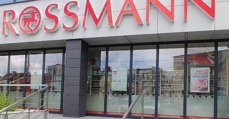 Baza pod makijaż za 39,99 zł zamiast 71,99 zł w Rossmannie. Tylko do 14 stycznia