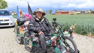 Zamierza jechać rowerem do końca swojego życia. Poznajcie historię Pana Roberta