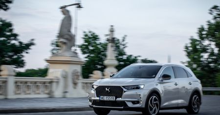 Test: DS 7 Crossback E-Tense 4x4 300 KM -  szybko zapomnisz o (pozornie) mocnym napędzie
