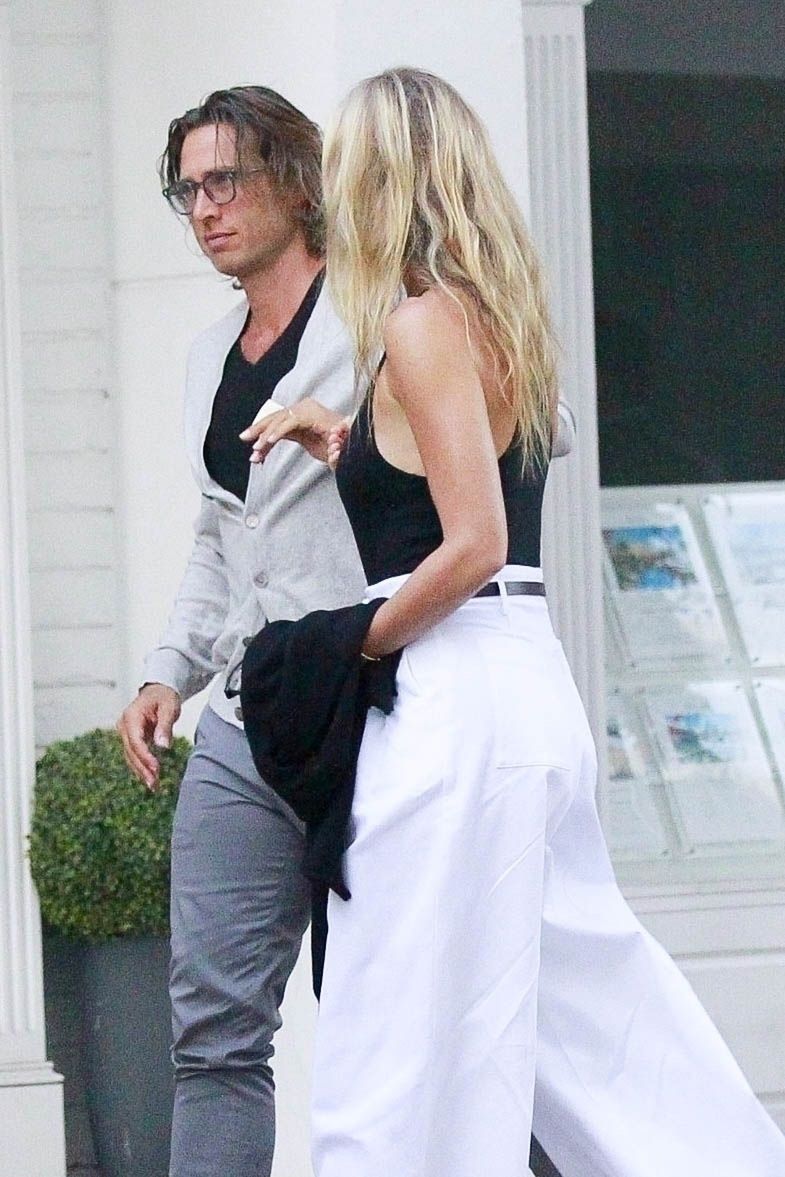 Gwyneth Paltrow mknie do modnej knajpki z mężem i nastoletnim synem