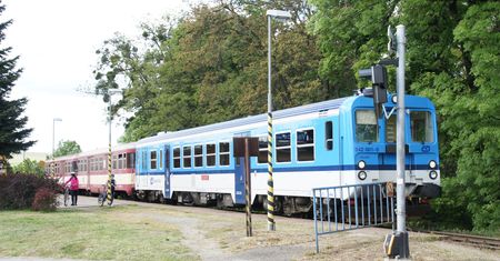 Nie podobały mu się zmiany na trasie. Postanowił nasmarować tory olejem