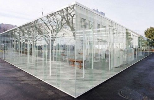 Niesamowita szklana szkoła z Japonii
