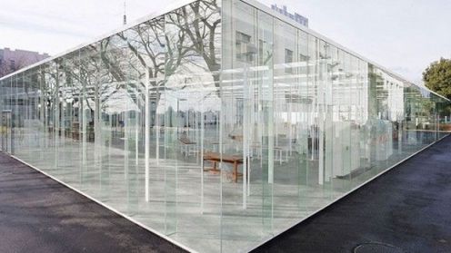 Niesamowita szklana szkoła z Japonii 1