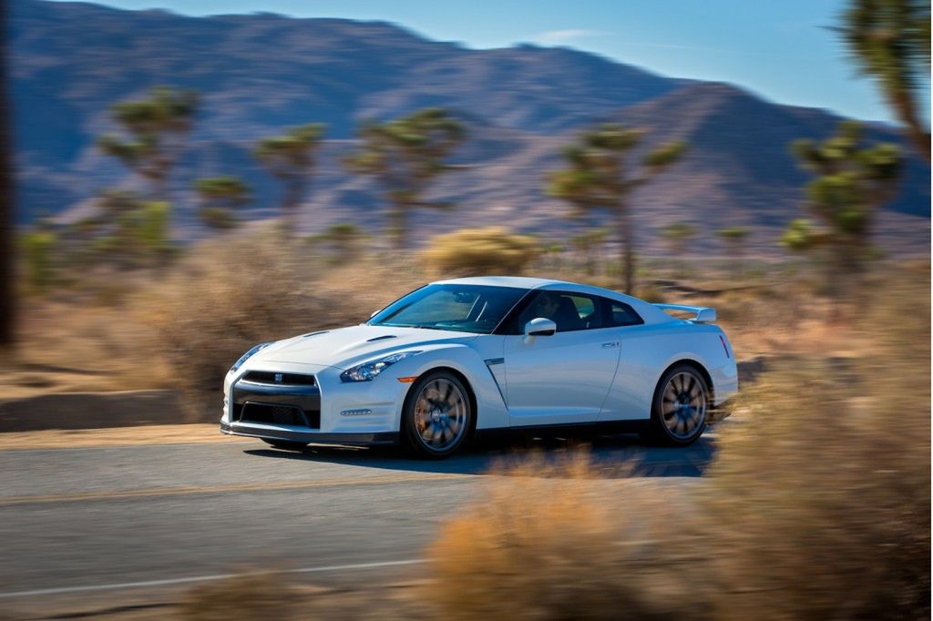2013 Nissan GT-R - odświeżona Godzilla [galeria] 12