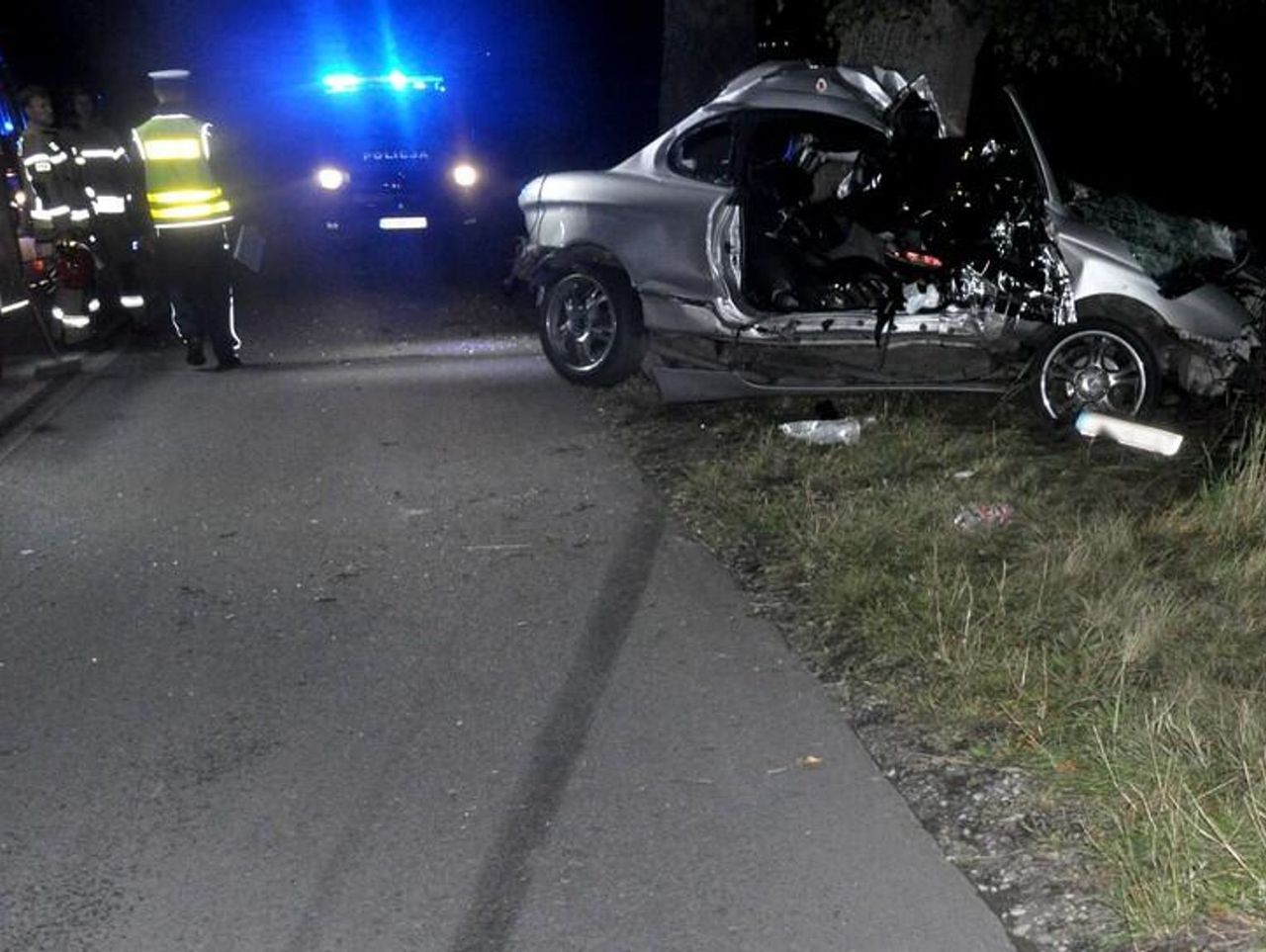 Starogard Gdański: Tragiczny wypadek na drodze powiatowej. Zginął 20-letni kierowca