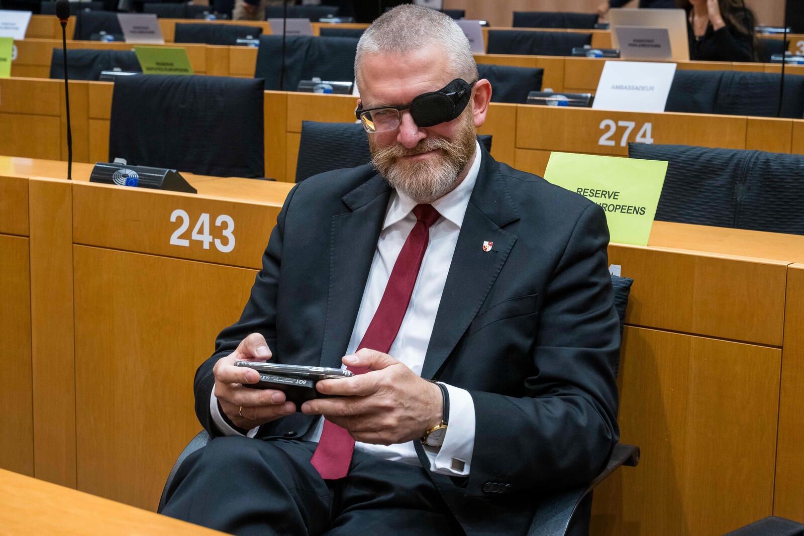 Parlament Europejski zdecydował ws. Ukrainy. Tak głosowali Polacy