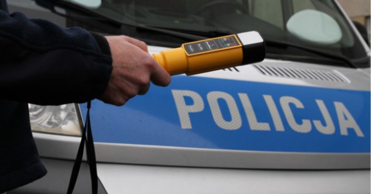 Obywatelskie zatrzymanie: pijany kierowca ciężarówki wpadł na MOP-ie