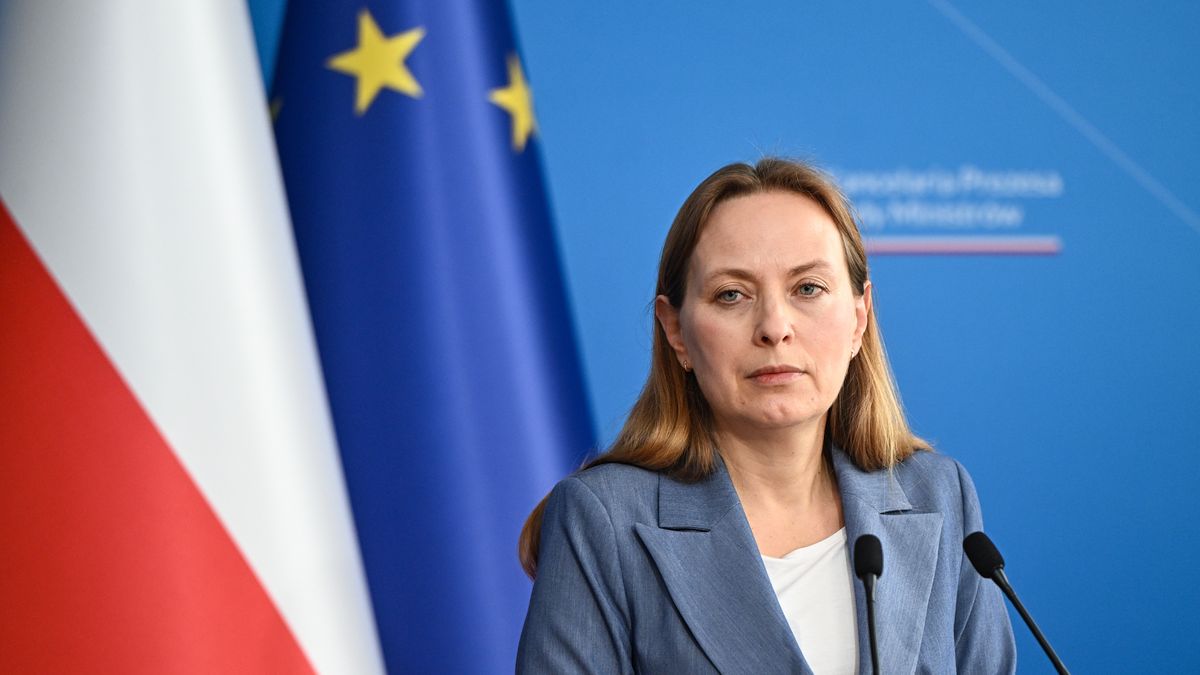 Warszawa, 30.04.2024. Minister funduszy i polityki regionalnej Katarzyna Pełczyńska-Nałęcz na konferencji prasowej po posiedzeniu Rady Ministrów w Warszawie, 30 bm. Rząd przyjął Wieloletni Plan Finansowy Państwa na lata 2024�2027. (ad) PAP/Radek Pietruszka