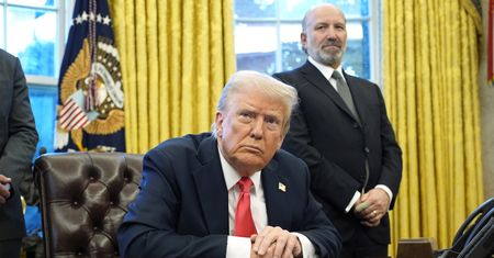 Trump ogłasza. Cła na Meksyk i Kanadę wejdą w życie