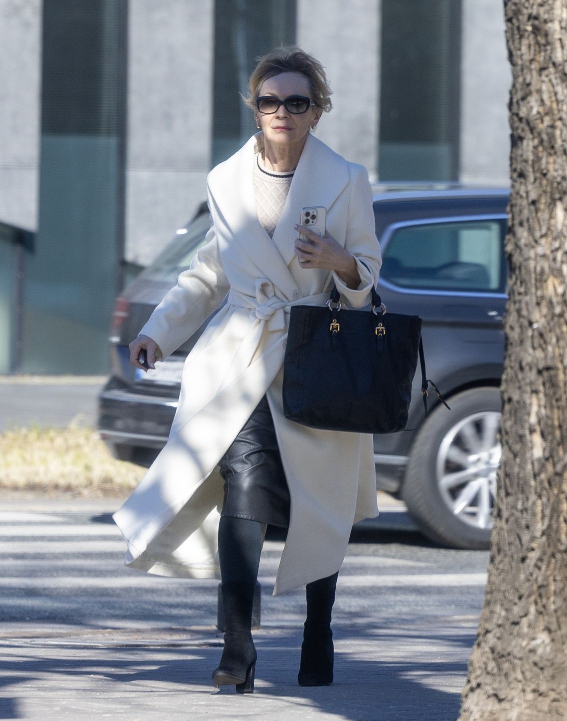 Beata Ścibakówna walczy z wiatrem i  łamie przepisy drogowego