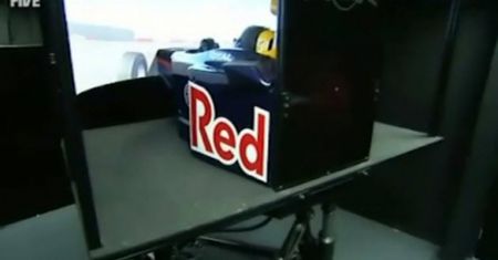 Plato czy Coulthard - kto lepszy w symulatorze Red Bull F1? [wideo]