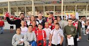 Młodzi kibice z powiatu kaliskiego na meczu Polski z Finlandią