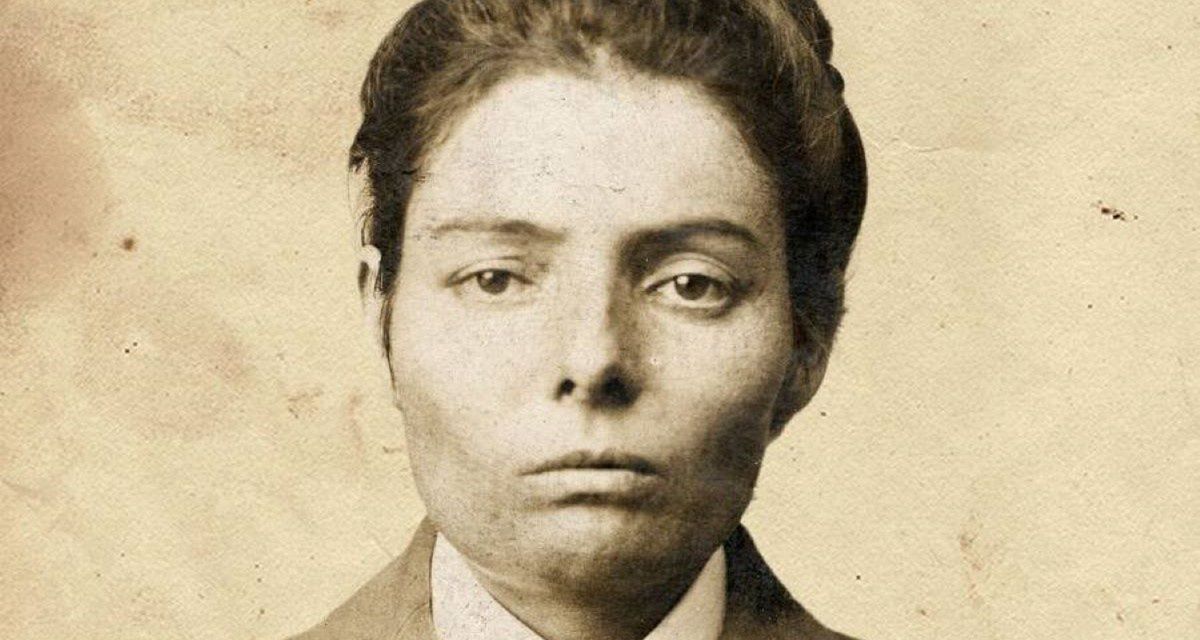 Laura Bullion 