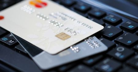 Apple wprowadzi własną kartę płatniczą. W sam raz na debiut Pay w Polsce