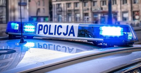 Dramat w Koninie. 39-latek zmarł podczas interwencji, policjant w szpitalu