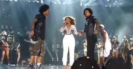 Tancerze Beyonce wykonują Harlem Shake!