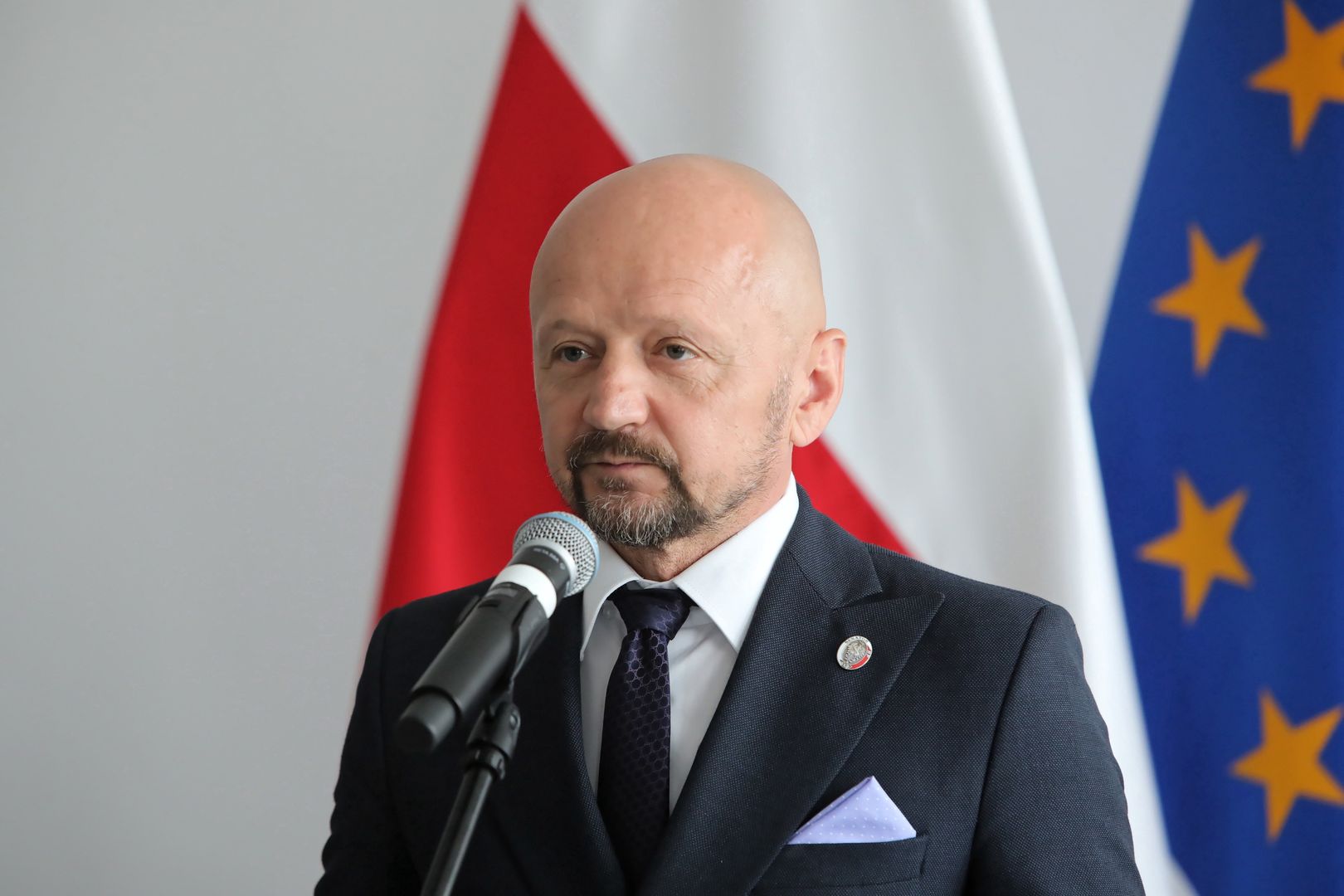 Jacek Bury przekonuje, że był bezprawnie przetrzymywany przez policjantów